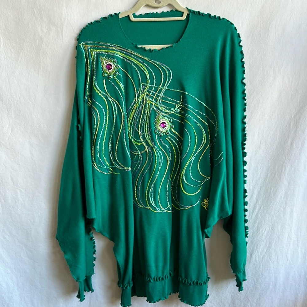 Expressions green acrylic ruffled edge top with bling, size XL